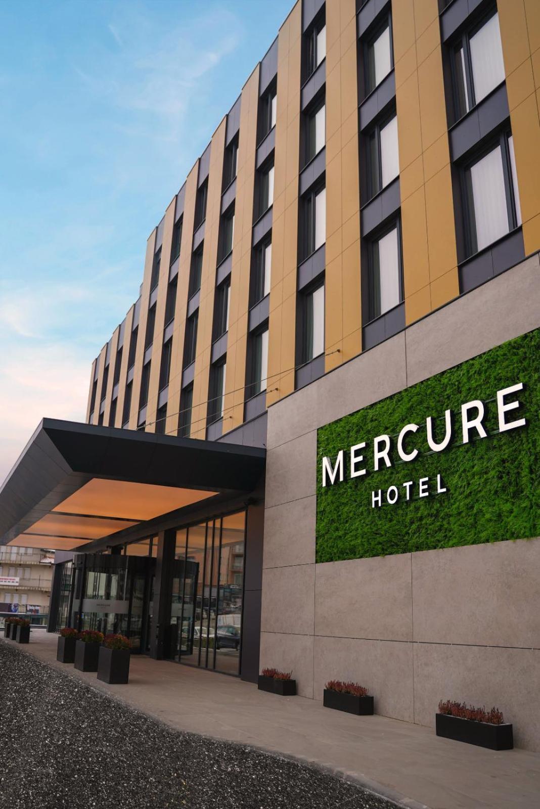 Mercure Prishtina City Приштина Екстер'єр фото