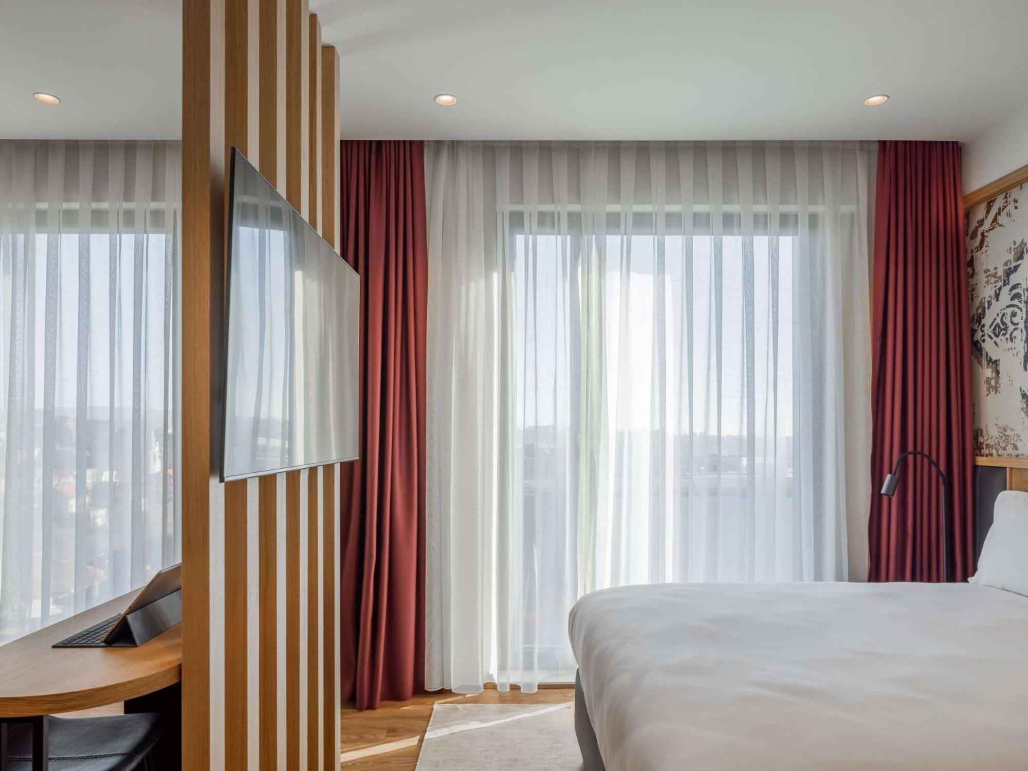 Mercure Prishtina City Приштина Екстер'єр фото