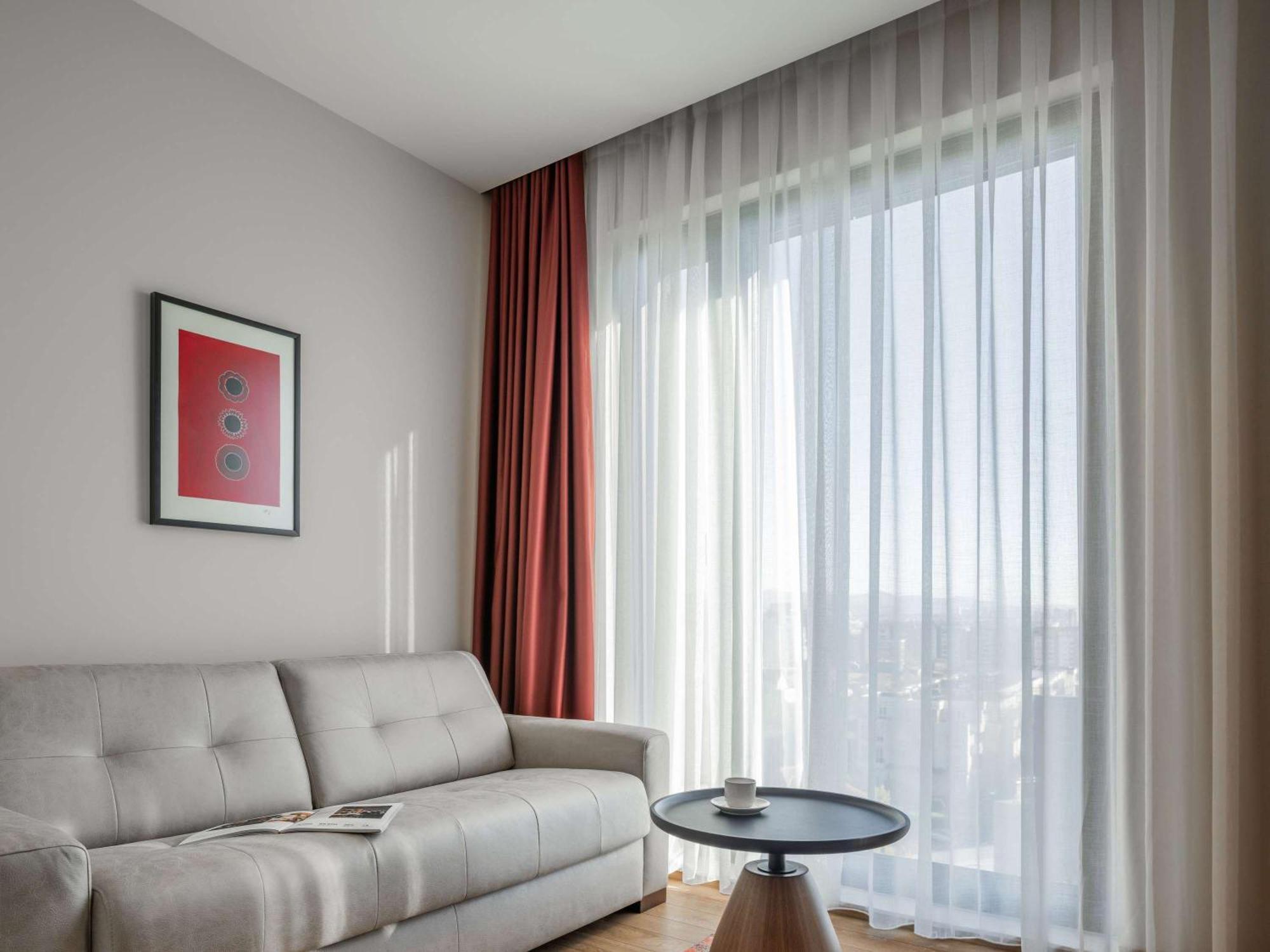 Mercure Prishtina City Приштина Екстер'єр фото