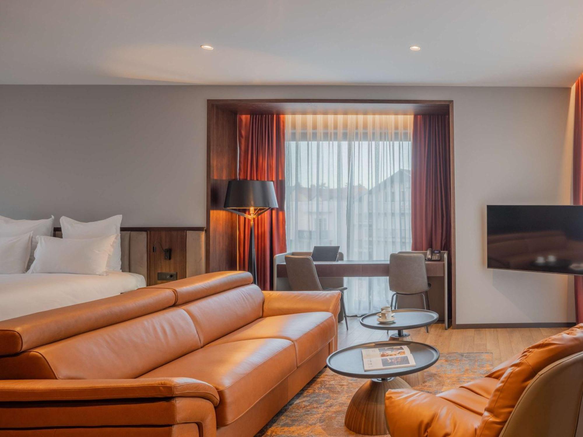 Mercure Prishtina City Приштина Екстер'єр фото