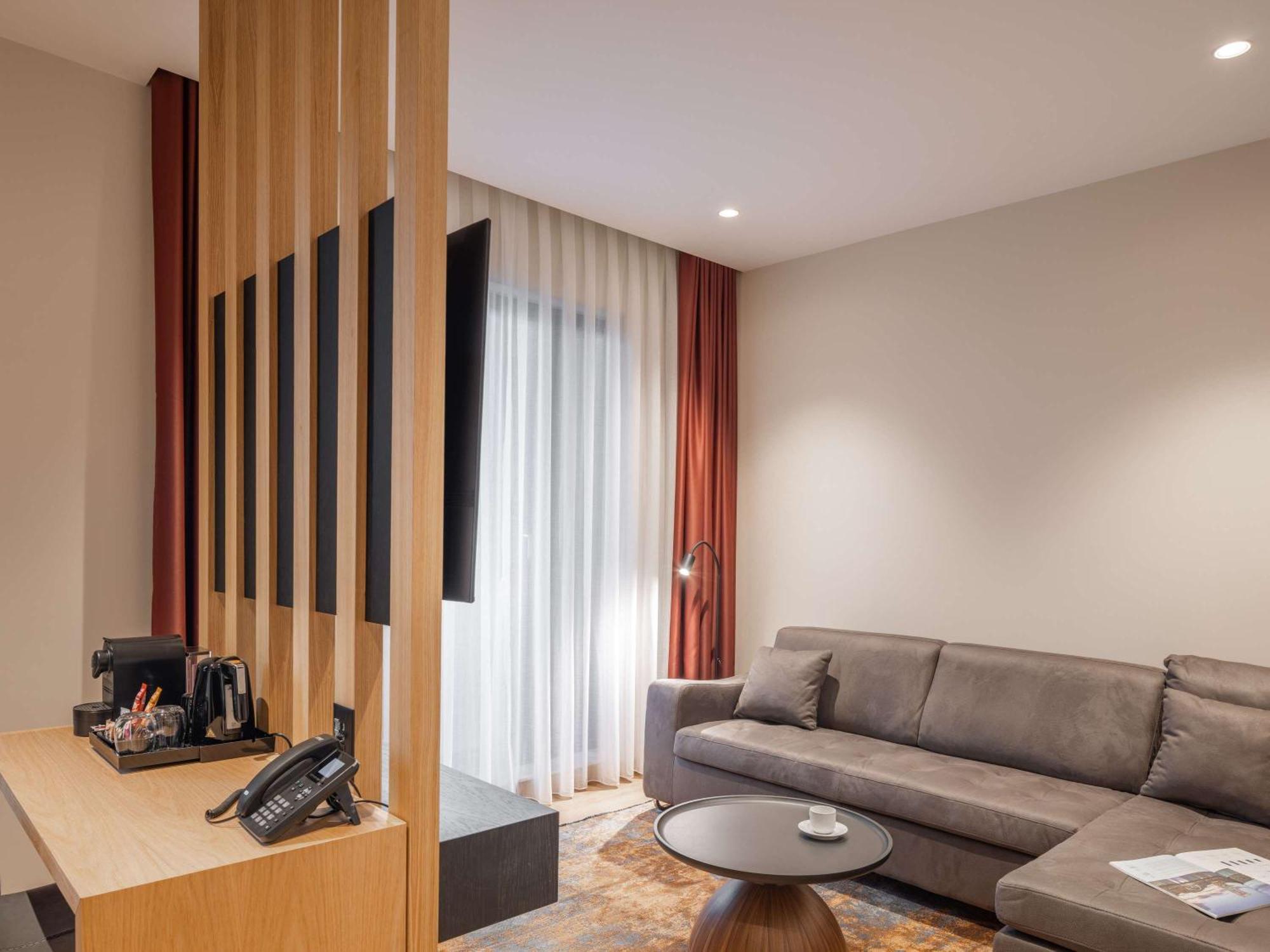 Mercure Prishtina City Приштина Екстер'єр фото