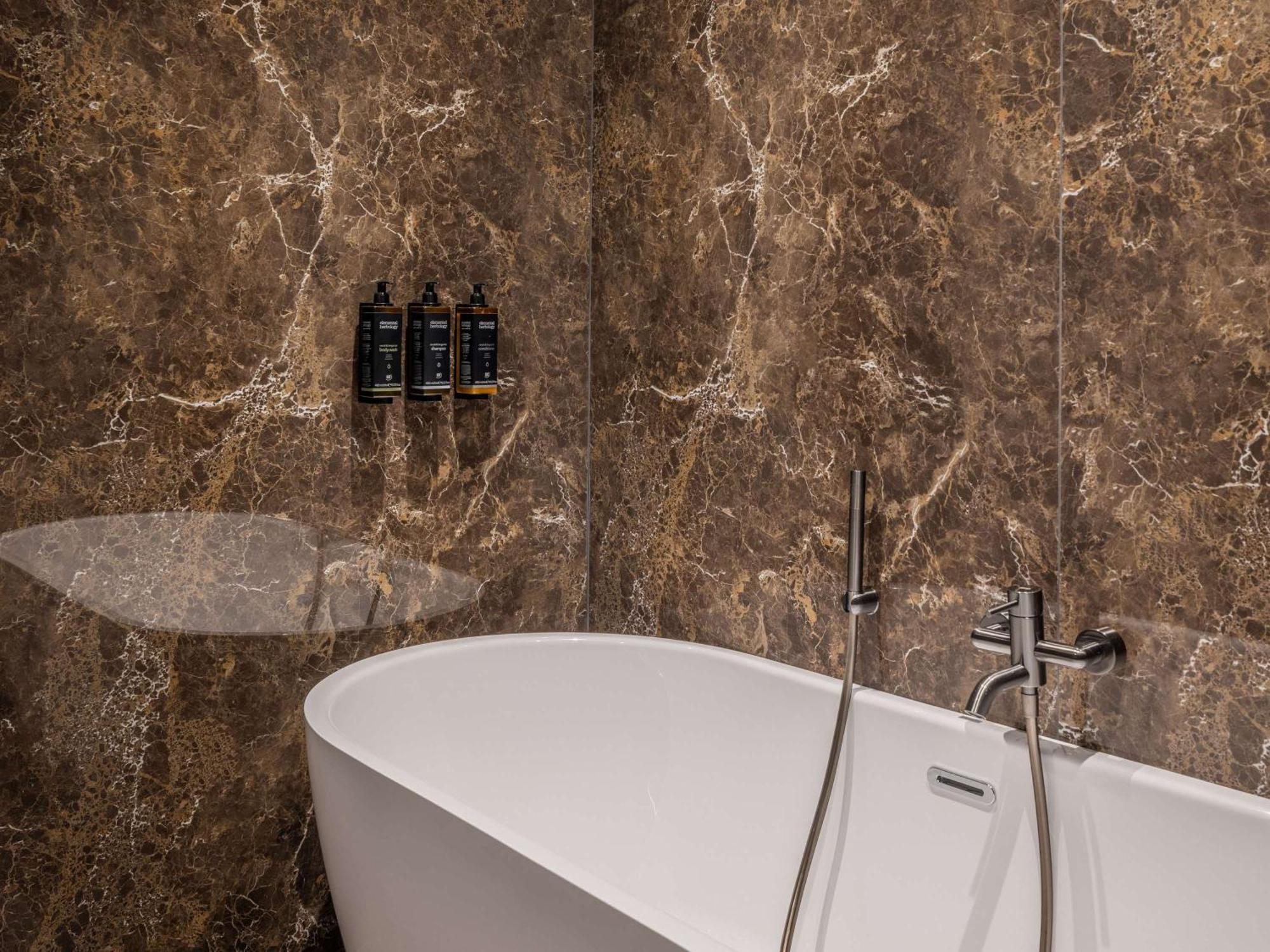 Mercure Prishtina City Приштина Екстер'єр фото