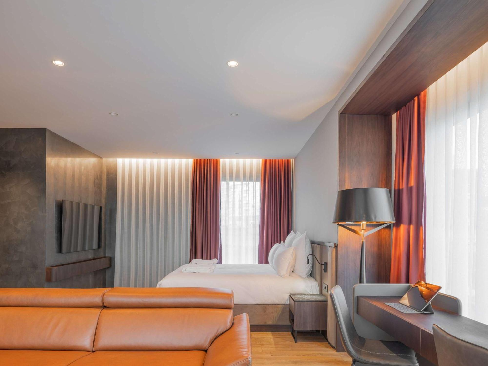 Mercure Prishtina City Приштина Екстер'єр фото