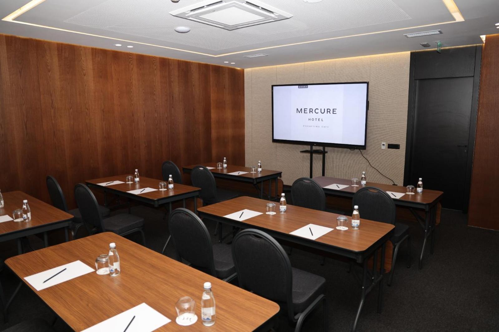 Mercure Prishtina City Приштина Екстер'єр фото